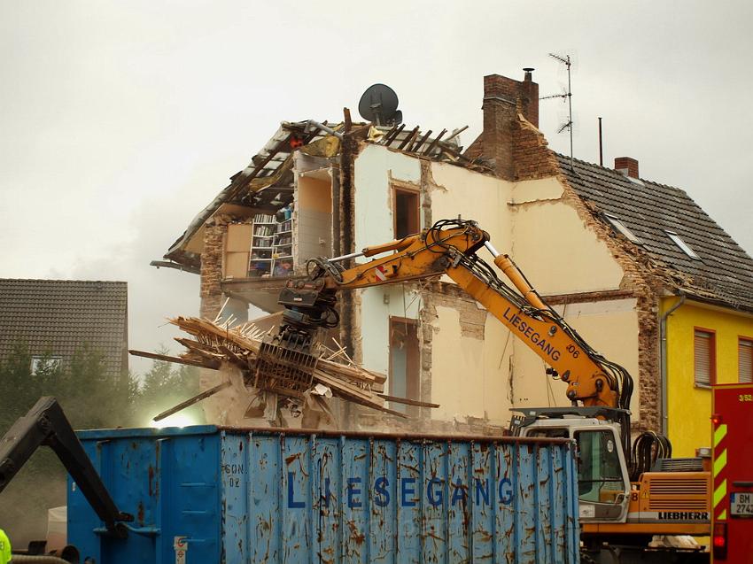 Hausexplosion Bruehl bei Koeln Pingsdorferstr P509.JPG